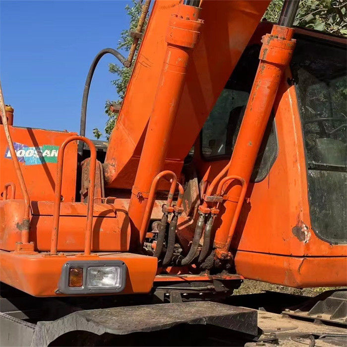 低価格 22 トンの中古 韓国の車輪掘削機 Doosan DX 210W-7 短時間作業