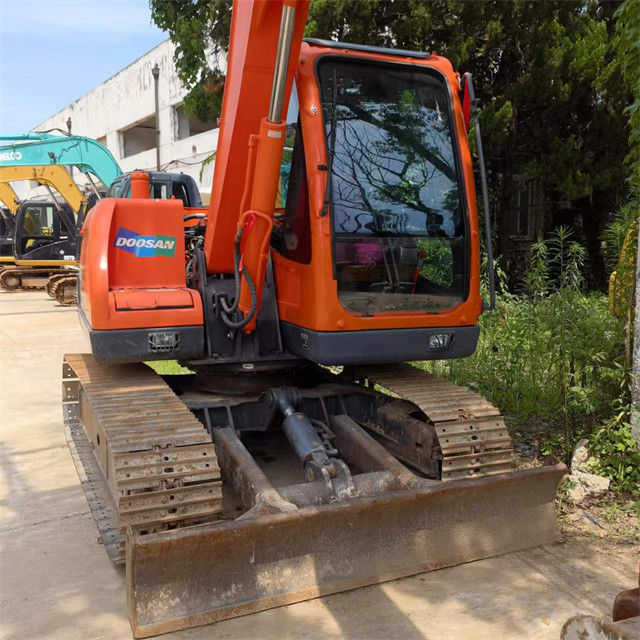 8トンの作業用古着掘削機 経験豊富な古着 韓国輸入 Doosan DX 75