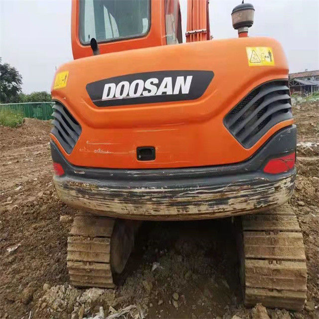 8トンの作業用古着掘削機 経験豊富な古着 韓国輸入 Doosan DX 75