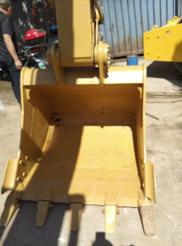17.9トンのほぼ新しい 日本から輸入された クローラー掘削機 修理済み CAT 318 D2L