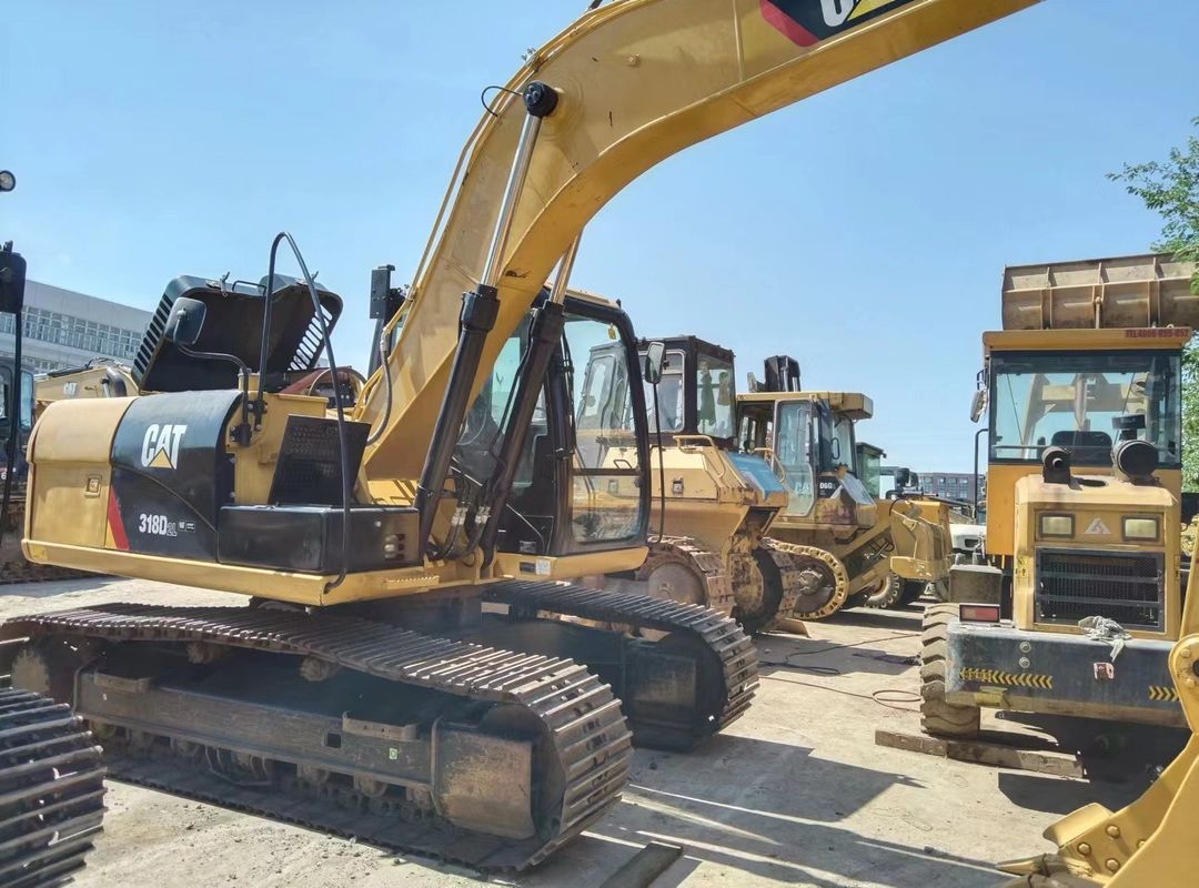 17.9トンのほぼ新しい 日本から輸入された クローラー掘削機 修理済み CAT 318 D2L