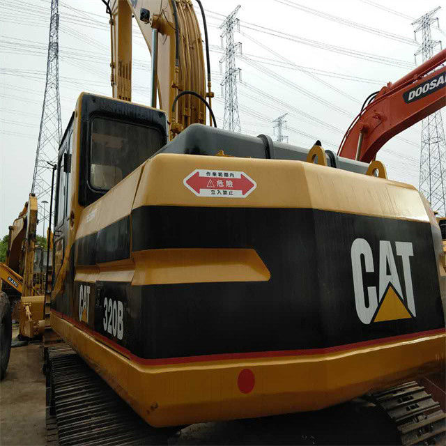21トンの作業準備ができていて,経験豊富な日本カタピラー320Bは,良い状態です.