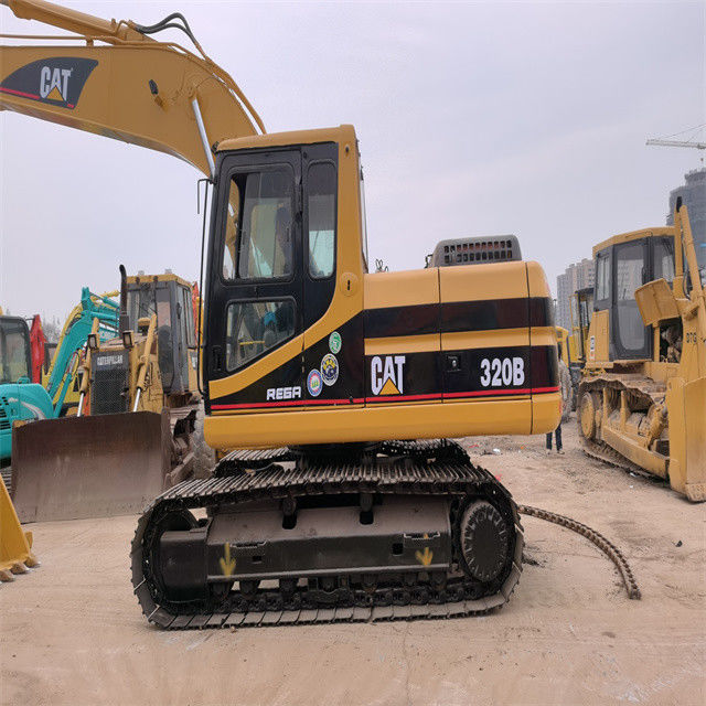 21トンの作業準備ができていて,経験豊富な日本カタピラー320Bは,良い状態です.