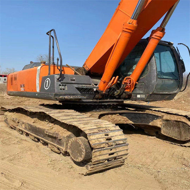 31.5トンの作業用古着掘削機で 日本から輸入した Hitachi ZX 330-3G