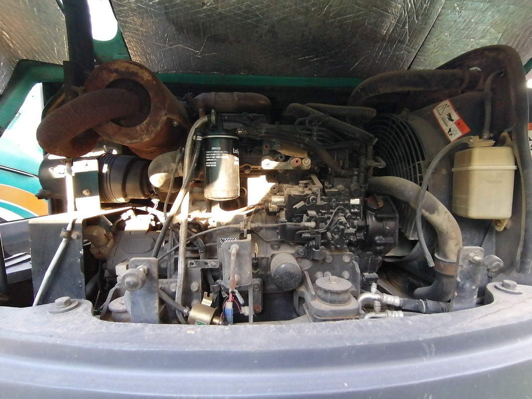 30.5kN KOBELCO SK60-C 掘削機 重量5.95t エンジンの電力は42.4kW