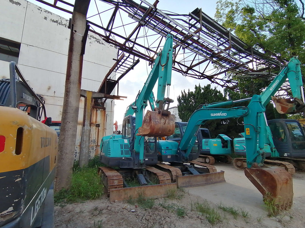 30.5kN KOBELCO SK60-C 掘削機 重量5.95t エンジンの電力は42.4kW
