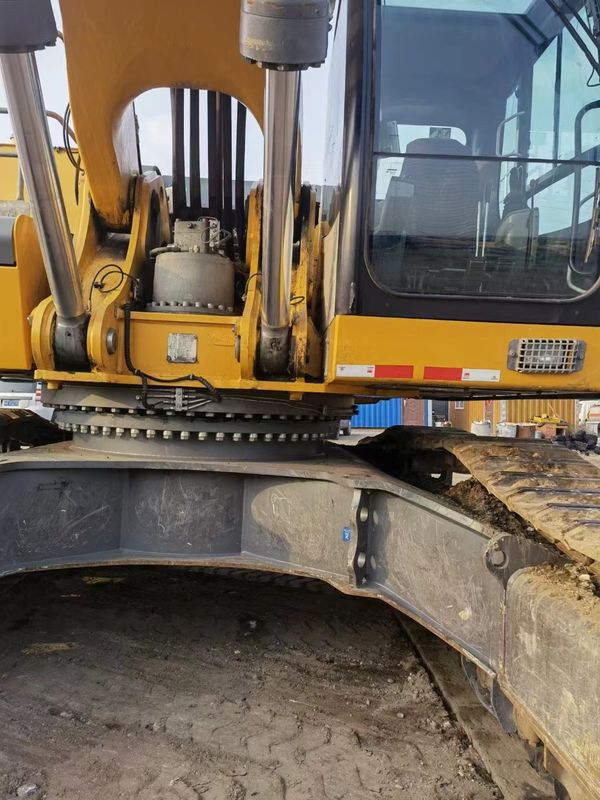 使用済み Liebherr R966 作業に備えており,経験豊富なドイツ製で,良好な状態で輸入されています.