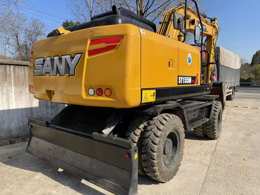 作業準備中 中国 オリジナル SANY SY155W 中古車輪掘削機 TCD4.1 L4 エンジンタイプ