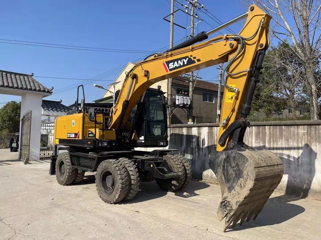 作業準備中 中国 オリジナル SANY SY155W 中古車輪掘削機 TCD4.1 L4 エンジンタイプ