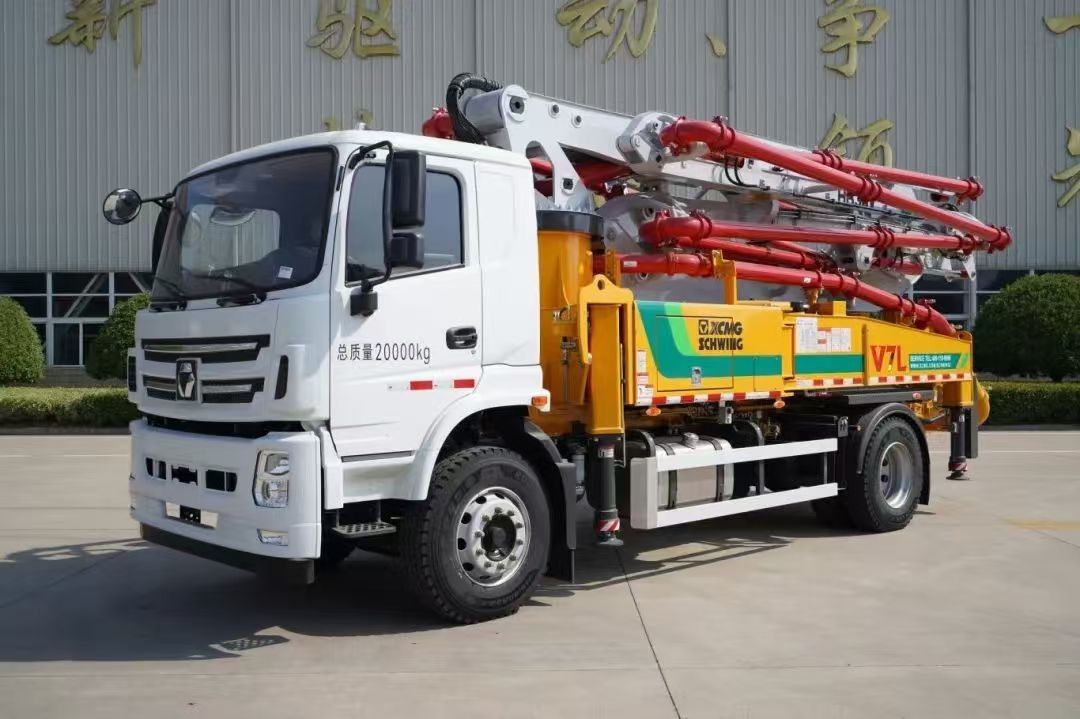 6×4 または 8×4 ドライブ 作業に準備 XCMG. HB37A コンクリート配送と注入のための 37 m コンクリートポンプトラック