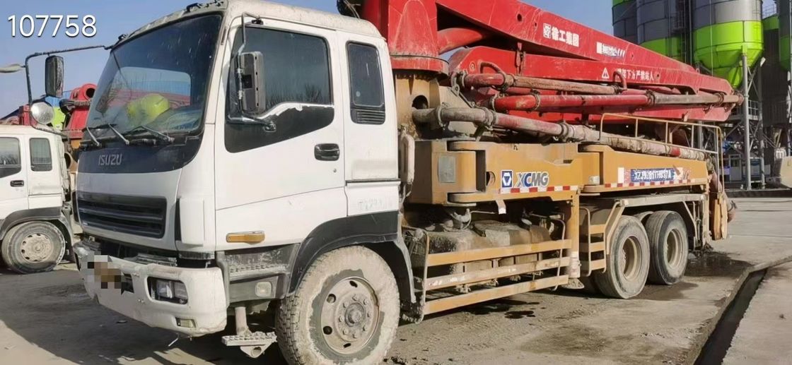 6×4 または 8×4 ドライブ 作業に準備 XCMG. HB37A コンクリート配送と注入のための 37 m コンクリートポンプトラック