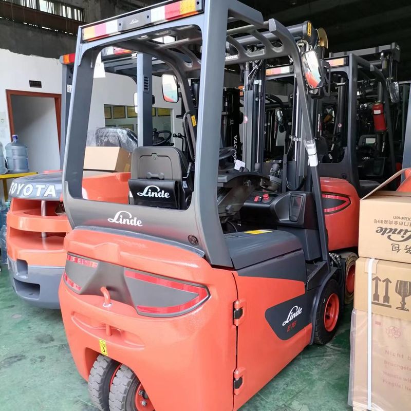 中国 中古 コンパクト電気フォークリフト リンデ CPDTフォークリフト エンジンのパワー 1.5-2トン