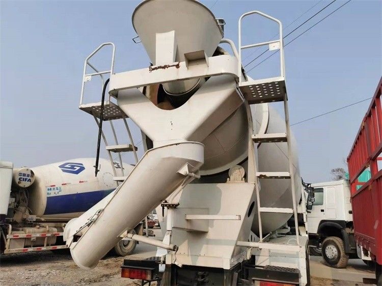 中古 Shacman F3000 コンクリートセメントミクサー トラック 20r/min 混合ドラム速度