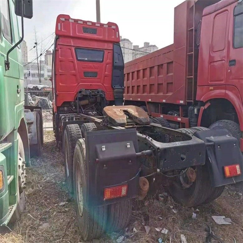 10 前向きシフト番号 使用されたFaw トラクター マルチメディアシステム付き重貨車 6*4