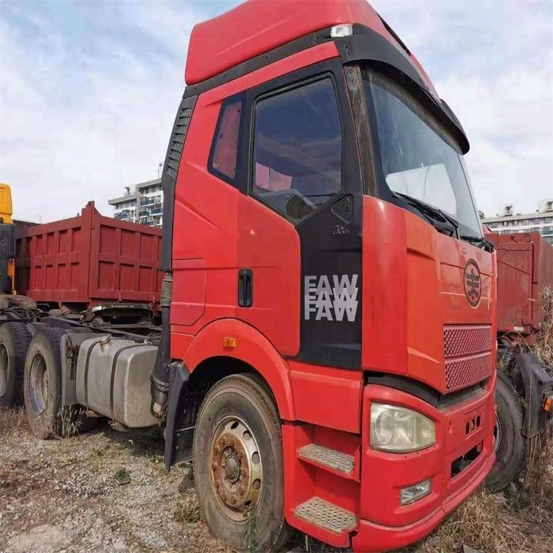 FAW 中古 トラクタートラック 6x4 トラックヘッド 手動トランスミッションで良好
