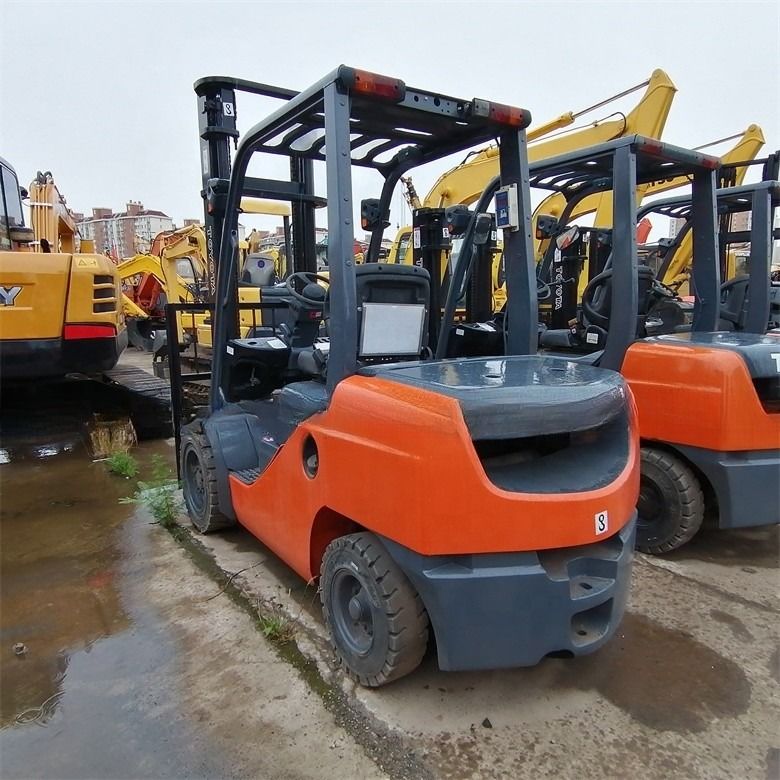 日本から輸入された多機能3トン用トヨタフォークリフト