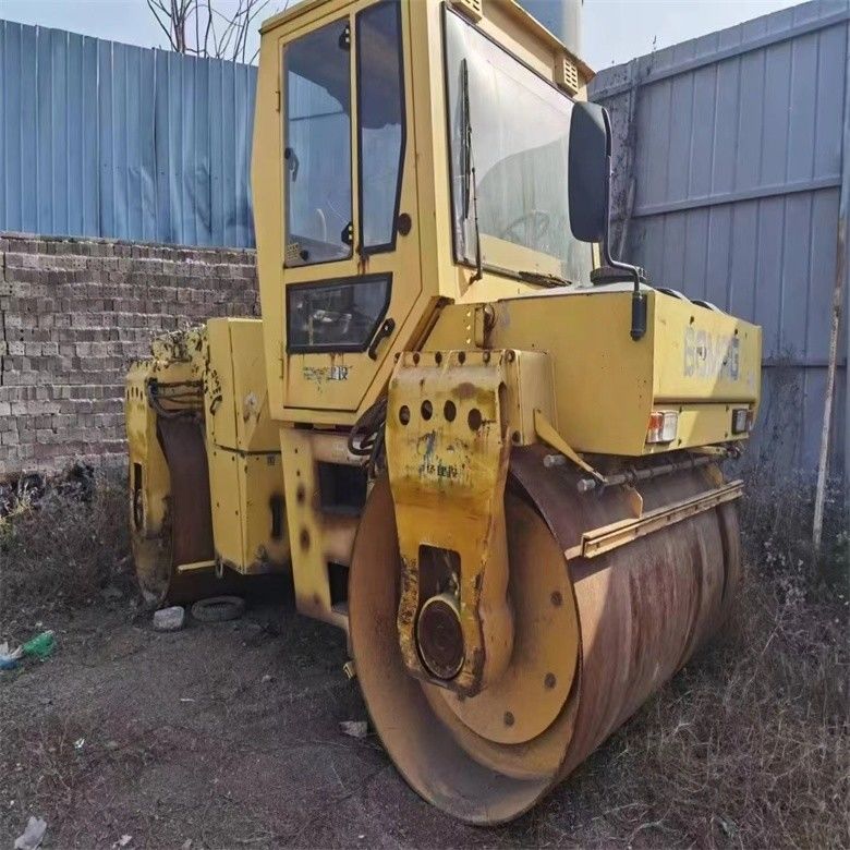 10 トンの作業重量使用されたBOMAG BW 202 AHD-2ロードローラーと性能保証