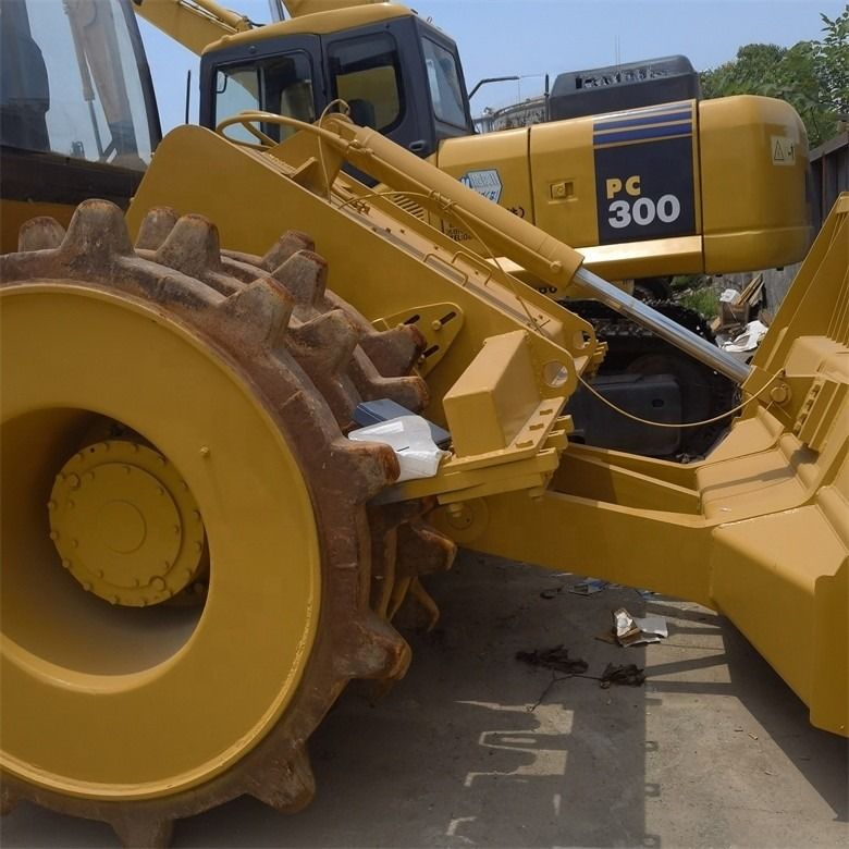 35トン 中古 カタピラーキャット 826G コンパクター 状態が良好 日本原色