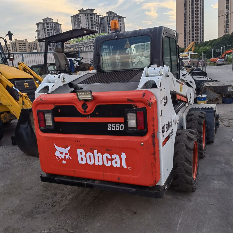 移動型車輪 スキッド・ステア・ローダー BOCAT S550 施工作業用の古着ローダー
