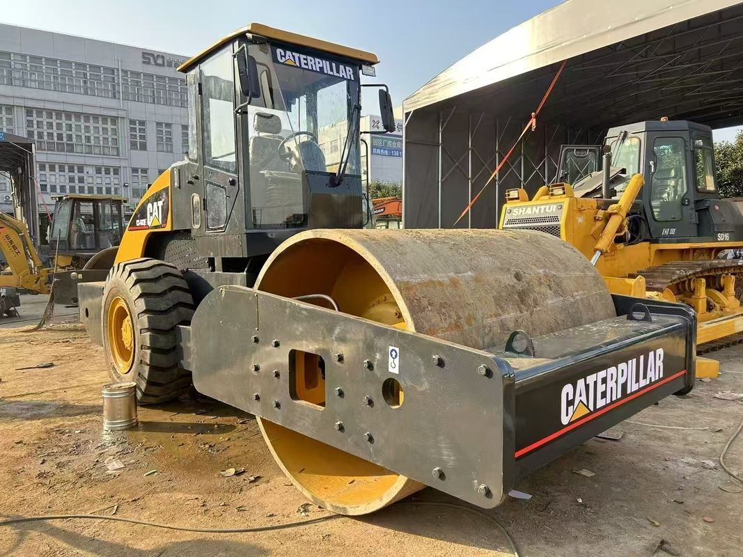 使用済み CAT CS-683E 振動式ロールコンパクター 1.8 mm 幅 134 kW エンジンパワー