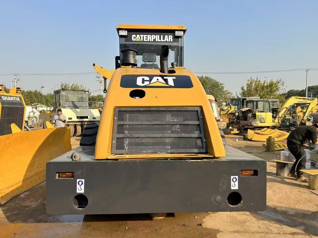 使用済み CAT CS-683E 振動式ロールコンパクター 1.8 mm 幅 134 kW エンジンパワー
