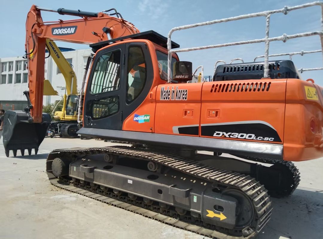 中古 ドーサン クローラー 掘削機 DX300LC-9C 輸送 高さ3.475M 高性能