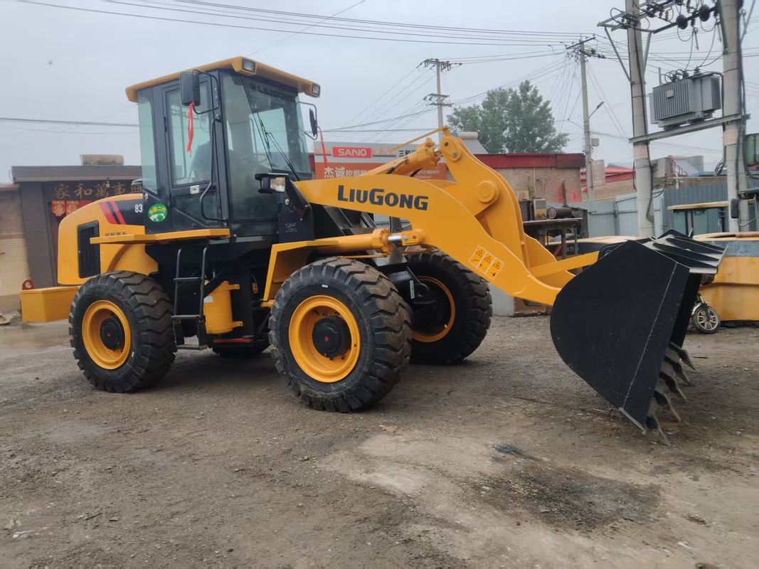使用済み LIUGONG 835 ホールローダー 信頼性の高い中古ローダー 1.7 M3 バケツ容量