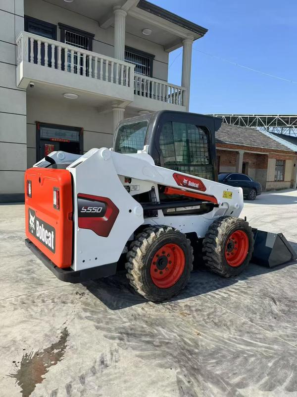 中古のBobcat S550スキッドステアローダー 中国 信頼できる輸出業者 輸送幅1.727m