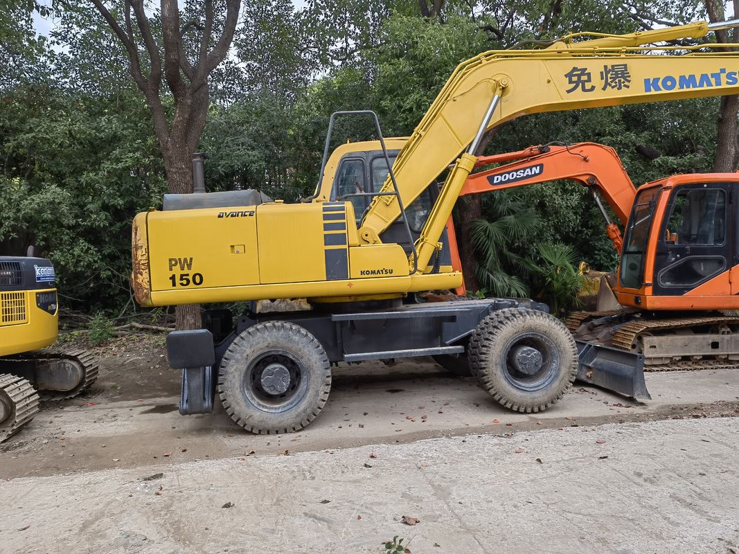 中古のコマツー PC150W-6 輪式掘削機 中古 15トンの移動掘削機 中国から