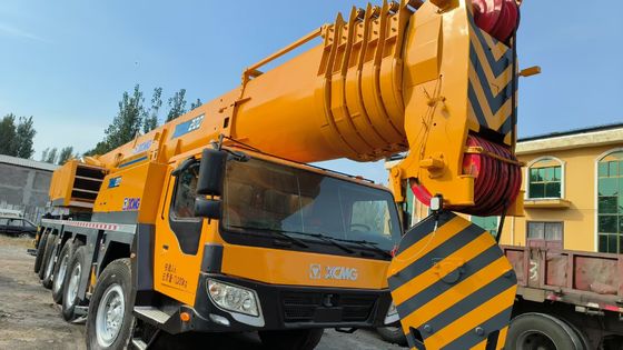 高品質で使ったクレーンXCMG 200トン 良好な状態